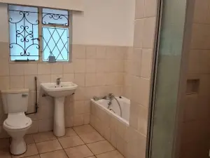 3 Bedroom House to Rent in Greendale