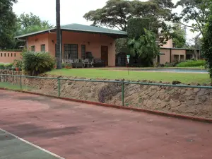 5 Bedroom House to Rent in Avondale