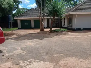 6 Bedroom House to Rent in Mount Pleasant