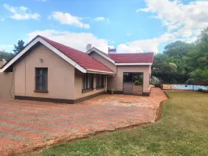 4 Bedroom House to Rent in Greendale