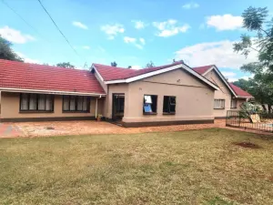 4 Bedroom House to Rent in Greendale