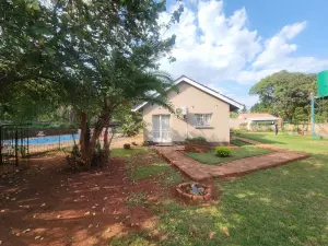 4 Bedroom House to Rent in Greendale