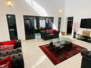 4 Bedroom House to Rent in Arlington