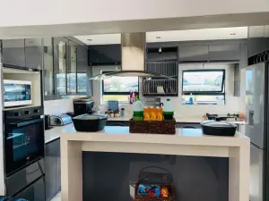 4 Bedroom House to Rent in Arlington