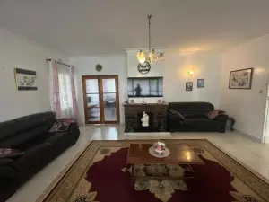 4 Bedroom House to Rent in Alexandra Park