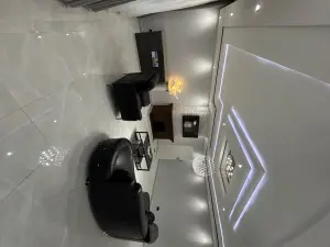 5 Bedroom House to Rent in Chadcombe