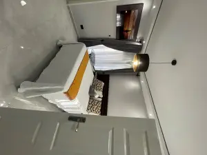 5 Bedroom House to Rent in Chadcombe