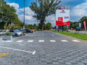 Retail/Shop to Rent in Borrowdale