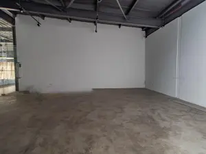 Retail/Shop to Rent in Borrowdale