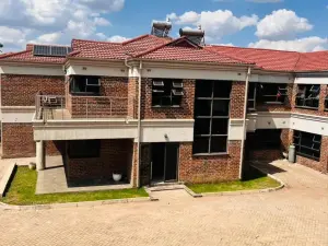 Flat/Apartment to Rent in Monavale