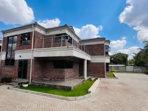 Flat/Apartment to Rent in Monavale