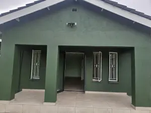 4 Bedroom House to Rent in Mainway Meadows