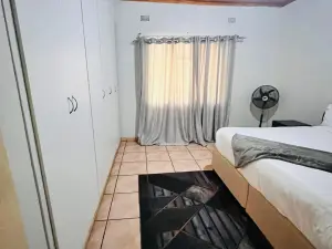 3 Bedroom Cottage/Garden Flat to Rent in Hillside