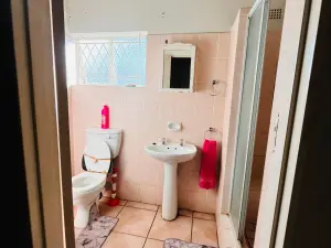 3 Bedroom Cottage/Garden Flat to Rent in Hillside