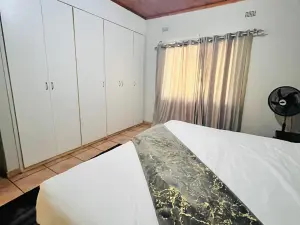 3 Bedroom Cottage/Garden Flat to Rent in Hillside