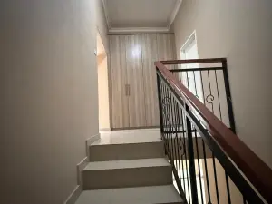 4 Bedroom House to Rent in Greystone Park