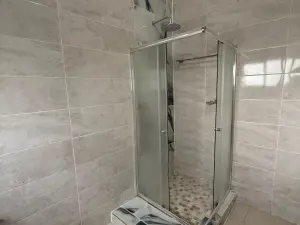 4 Bedroom House to Rent in Greystone Park