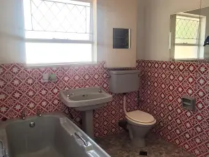 4 Bedroom House to Rent in Greystone Park