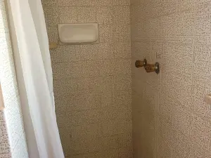 4 Bedroom House to Rent in Greystone Park