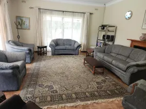 4 Bedroom House to Rent in Milton Park
