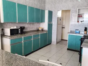 4 Bedroom House to Rent in Milton Park