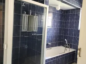 4 Bedroom House to Rent in Milton Park