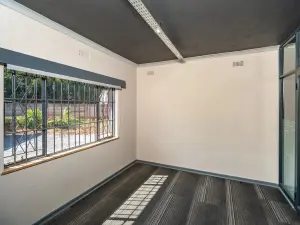 Office to Rent in Highlands