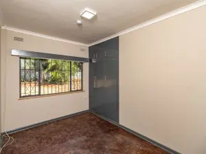 Office to Rent in Highlands