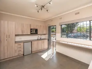 Office to Rent in Highlands