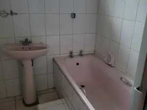 4 Bedroom House to Rent in Mainway Meadows