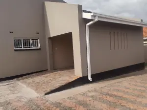 4 Bedroom House to Rent in Zimre Park