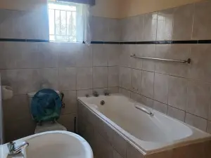 5 Bedroom House to Rent in Marlborough