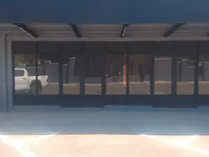 Retail/Shop to Rent in Greendale
