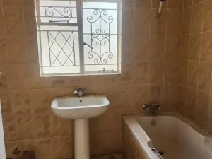 4 Bedroom House to Rent in Greendale