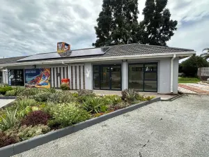 Retail/Shop to Rent in Gunhill