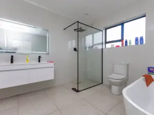 2 Bedroom Cottage/Garden Flat to Rent in Pomona