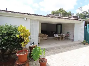 2 Bedroom Cottage/Garden Flat to Rent in Greystone Park
