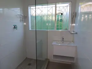 2 Bedroom Cottage/Garden Flat to Rent in Greystone Park