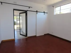2 Bedroom Cottage/Garden Flat to Rent in Greystone Park