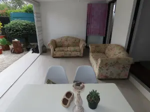 2 Bedroom Cottage/Garden Flat to Rent in Greystone Park