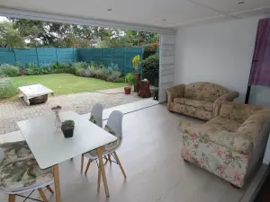 2 Bedroom Cottage/Garden Flat to Rent in Greystone Park