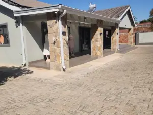 Retail/Shop to Rent in Avondale