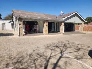 Retail/Shop to Rent in Avondale