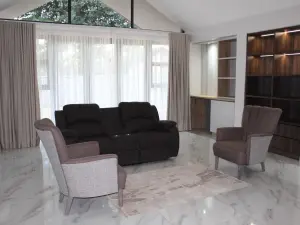 Townhouse/Cluster to Rent in Emerald Hill