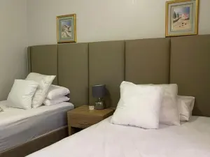 3 Bedroom House to Rent in Borrowdale