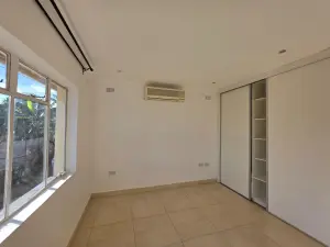3 Bedroom Cottage/Garden Flat to Rent in Greendale North