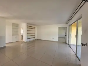 3 Bedroom Cottage/Garden Flat to Rent in Greendale North