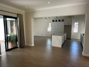 Townhouse/Cluster to Rent in Newlands