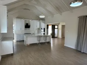 Townhouse/Cluster to Rent in Newlands