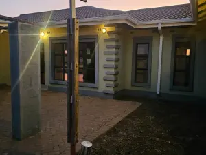 4 Bedroom House to Rent in Fairview